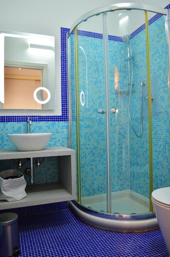 Room Inn Милано Екстериор снимка